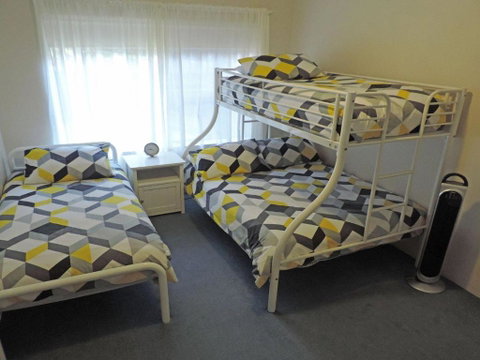 3 Adriana 83 Ronald Avenue Unit With A Backyard - South Australia Travel 4