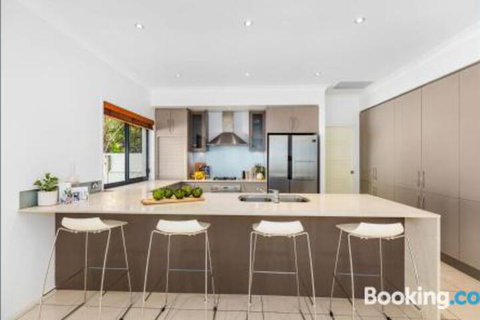 Narrabeen Beach House - South Australia Travel 2