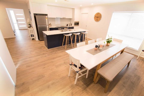 Contemporary â€˜Espritâ€™ With River Reserve Access - South Australia Travel 3