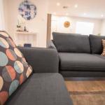 Contemporary â€˜Espritâ€™ With River Reserve Access - South Australia Travel 0