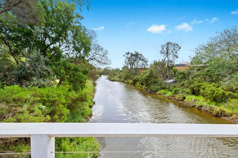 AMORE A Tranquil Retreat With Couples Spa - South Australia Travel 5