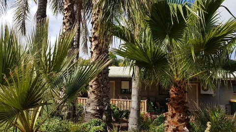 Red Ochre â€“ Large 1BR With Private Courtyard - South Australia Travel 3