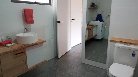 Red Ochre â€“ Large 1BR With Private Courtyard - South Australia Travel 2