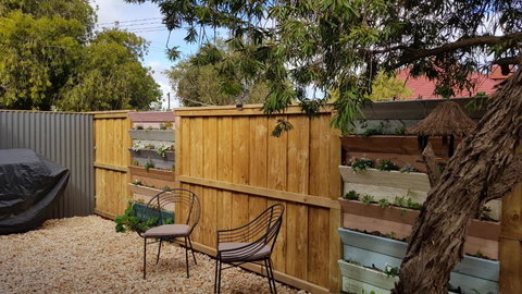 Red Ochre â€“ Large 1BR With Private Courtyard - South Australia Travel 6