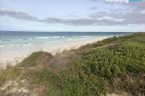 DEstrees Bay Beach House - South Australia Travel 4