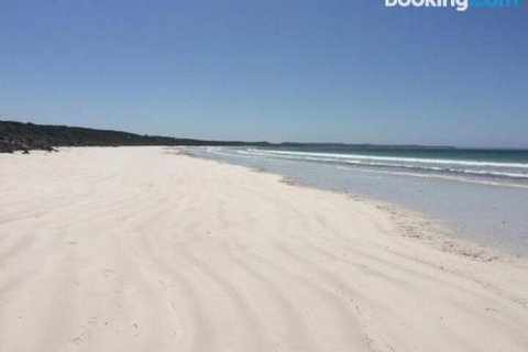 DEstrees Bay Beach House - South Australia Travel 3