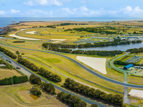 Waikiki Views - South Australia Travel 1