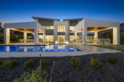 Luxury Canal Front Holiday House Raptor Pde Banksia Beach - South Australia Travel 0