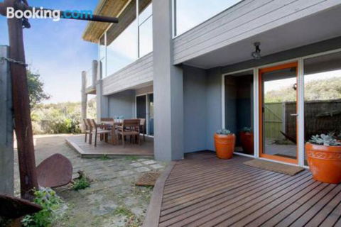 Anchor Beachfront Retreat - South Australia Travel 5