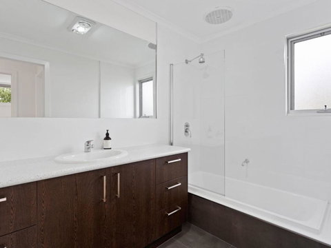 NORMANBY Coastal FREE WIFI & NETFLIX - South Australia Travel 6