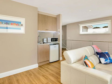 Woolamai Beach Villa - South Australia Travel 5