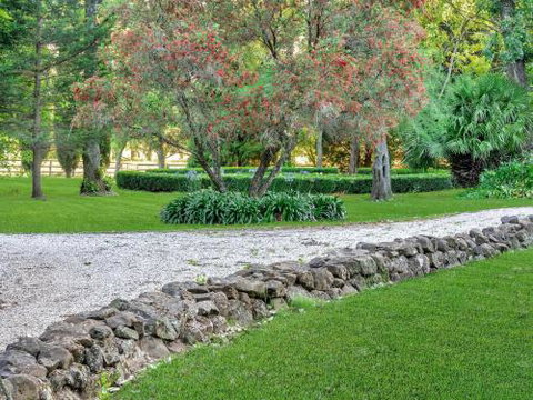 NORMANDIE PARK Exeter 4pm Check Out On Sundays - South Australia Travel 5