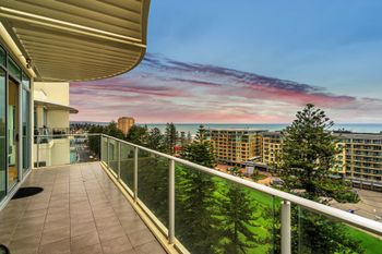 Penthouse Liberty Towers - South Australia Travel 0