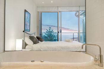 Penthouse Liberty Towers - South Australia Travel 4