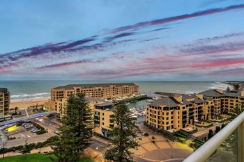 Penthouse Liberty Towers - South Australia Travel 6