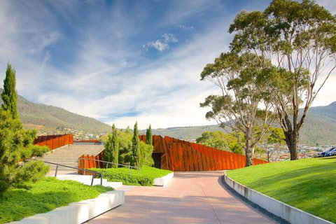 Essentially Hobart - South Australia Travel 2