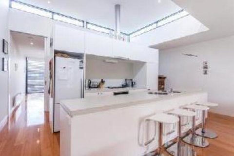 Anglesea Surf Beach Apartments - South Australia Travel 4