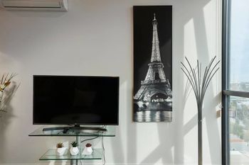 Stunning Harbour & City View Loft - South Australia Travel 5