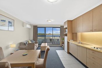 The Oak Room 106 - South Australia Travel 6