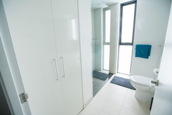 Spacious Apartment Close To Melbourne CBD - South Australia Travel 5