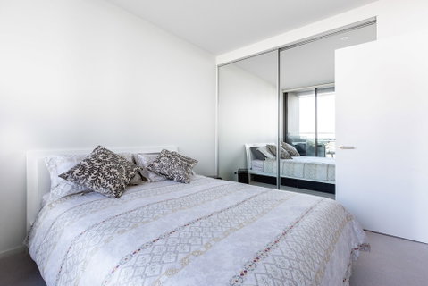 Sabrina, 2BDR Docklands Apartment - South Australia Travel 6