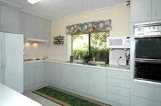 Ambience Holiday Apartments - South Australia Travel 3