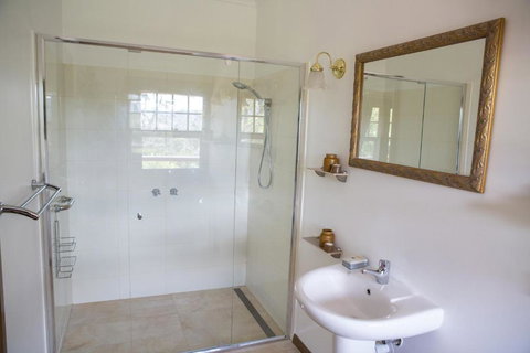 Buttercup Hill - South Australia Travel 6