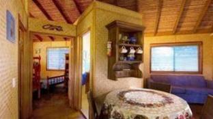 Straddie Bungalows - South Australia Travel 1
