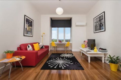 Penguin Waterfront Escape - South Australia Travel 7