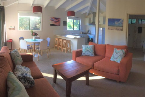 Sandpiper Ocean Cottages - South Australia Travel 3