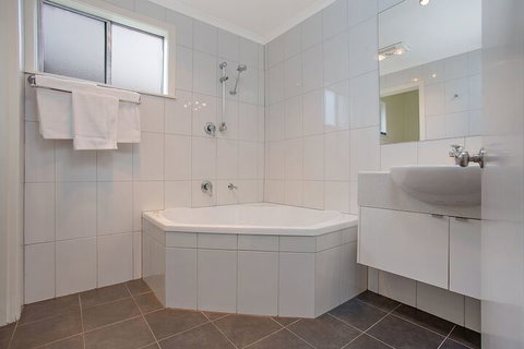 Hamilton Town House Motel - South Australia Travel 2