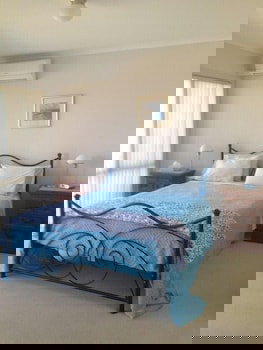 Christies No 1 Esplanade - South Australia Travel 2