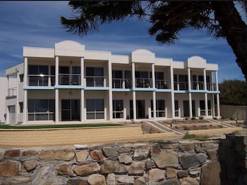 Christies No 1 Esplanade - South Australia Travel 5