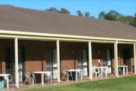 Tocumwal Golf Resort - South Australia Travel 6