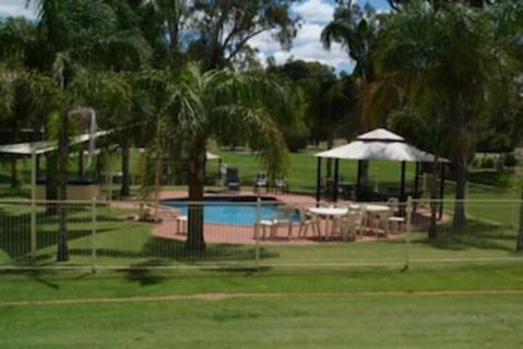 Tocumwal Golf Resort - South Australia Travel 5