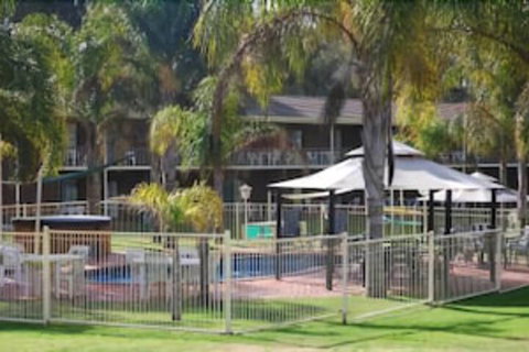 Tocumwal Golf Resort - South Australia Travel 1