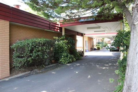 Westwood Motor Inn - South Australia Travel 3