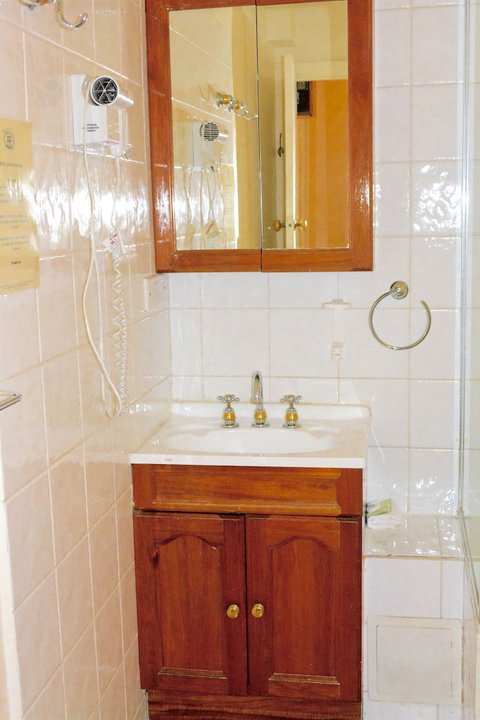 Magnolia Court Boutique Hotel Melbourne - South Australia Travel 6