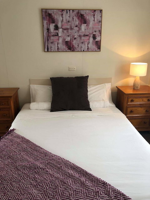 Lakes Jakaranda Holiday Units - South Australia Travel 3