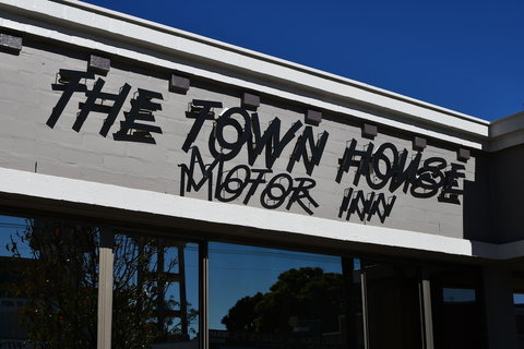 The Town House Motor Inn - South Australia Travel 5