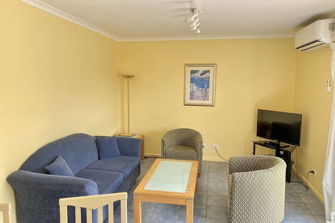Esplanade Apartments At West Beach - South Australia Travel 7