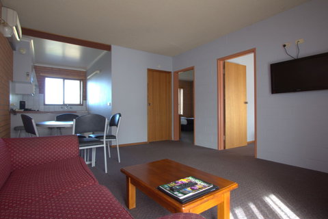 Blue Whale Motor Inn & Apartments - South Australia Travel 2