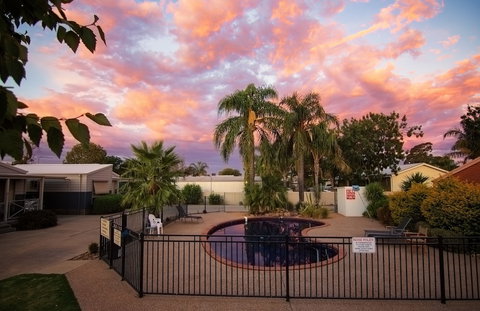 Ashleigh Court Motor Inn - South Australia Travel 3