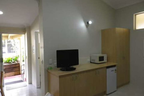 Ocean Shores Motel - South Australia Travel 6