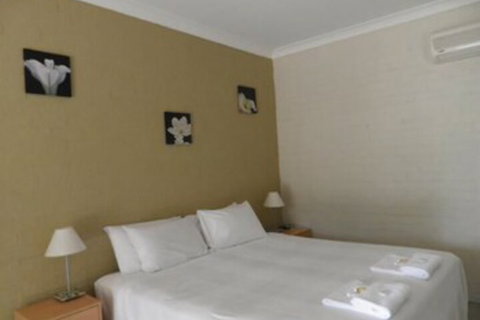 Ocean Shores Motel - South Australia Travel 7