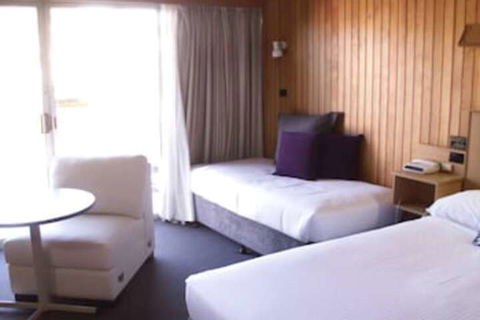 Court Street Motel - South Australia Travel 3