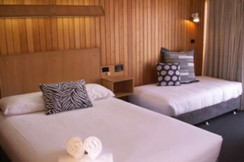 Court Street Motel - South Australia Travel 0