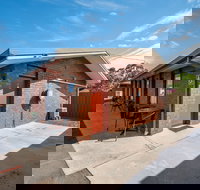 Golden Country Motel  Caravan Park - South Australia Travel