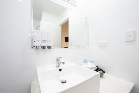 New England Motor Lodge - South Australia Travel 6