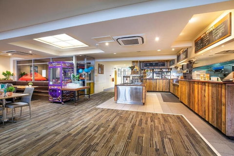 Esplanade Hotel - South Australia Travel 5
